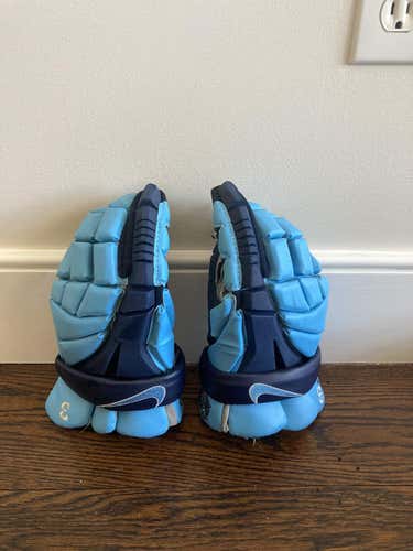UNC Team Issued Nike Gloves