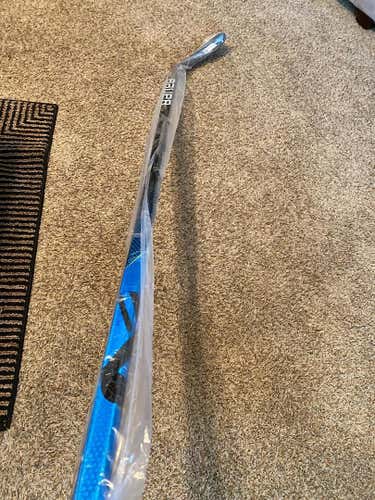 New Senior Bauer Right Handed Nexus Geo Hockey Stick Toe Pattern
