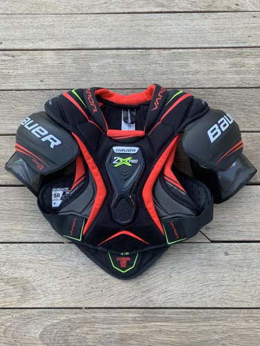 NEVER USED, Senior Small Bauer Vapor 2x Pro Shoulder Pads