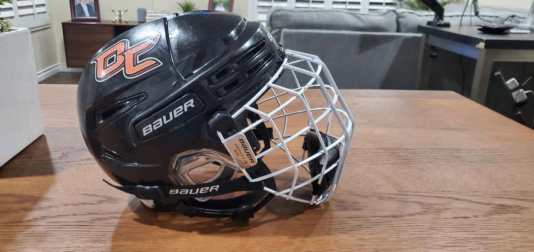 Black Used Medium Bauer Re-Akt 75 Helmet Combo Size Medium