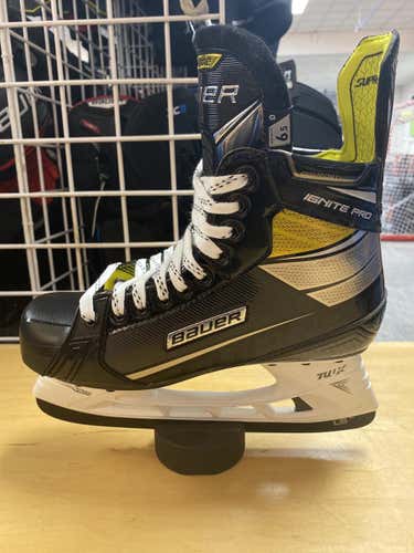 Bauer Supreme Ignite Pro Sz. 6.5 Hockey Skate