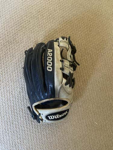 Used Right Hand Throw 11.5" A2000 SC1787SS Baseball Glove