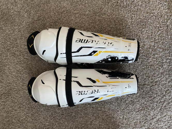 Used Senior Bauer Supreme 150 Shin Pads