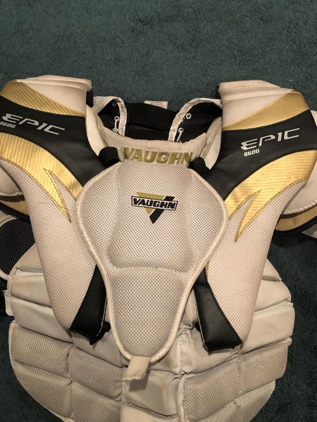 Used Senior Medium Vaughn Epic 8600 Goalie Chest Protector