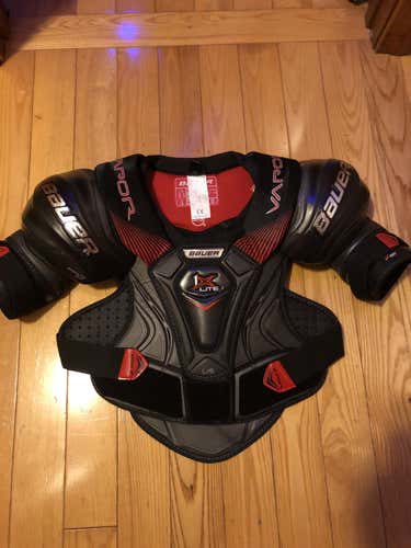 NEW Senior Large Bauer Vapor 1X Lite Shoulder Pads