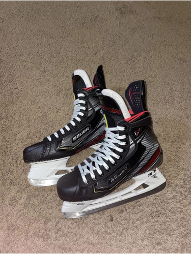 New Senior Bauer Vapor 2X Pro Hockey Skates Regular Width Pro Stock Size 8.5