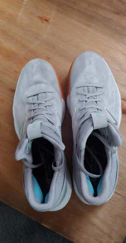 Gray New Adult Men's Size 11.5 (Women's 12.5) New Balance