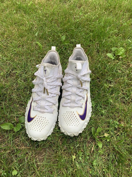 White Unisex Size 12.5 (Women's 13.5) Nike Shoes