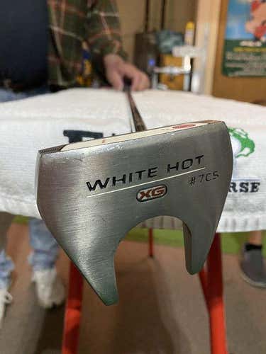 Used Men's Odyssey Right Handed Mallet Putter 34"