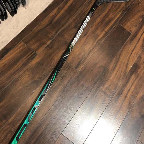**READ Junior RH Vapor FlyLite P28 Hockey Stick 52.5”