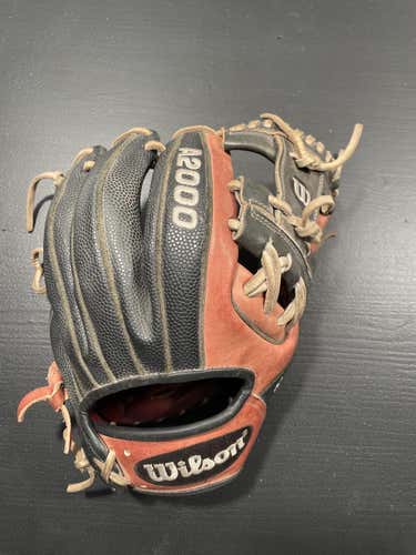 High School/College Right Hand Throw 11.5" A2000 Baseball Glove