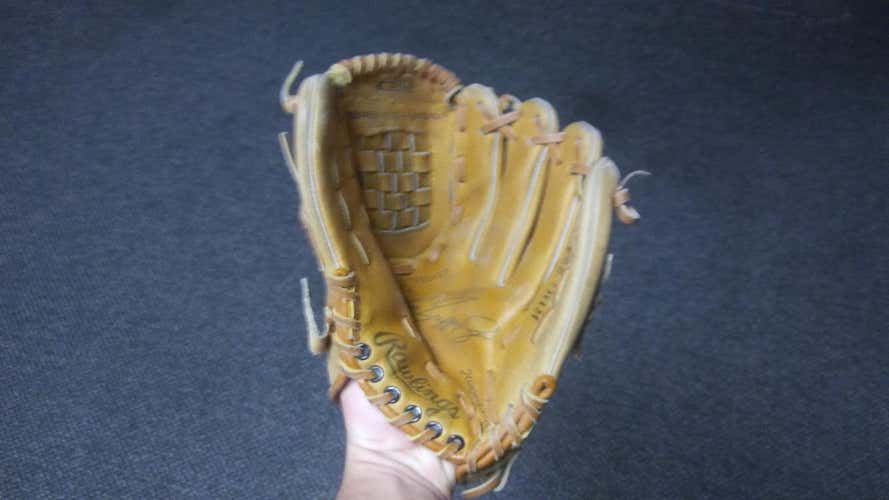 Rawlings Used Baseball Glove 11"