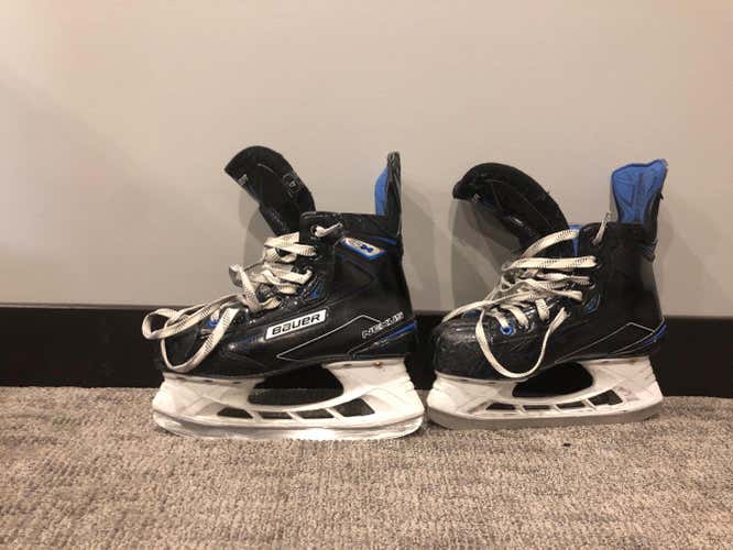 Lightly Used Bauer Regular Width  Size 4 Nexus 2N Hockey Skates