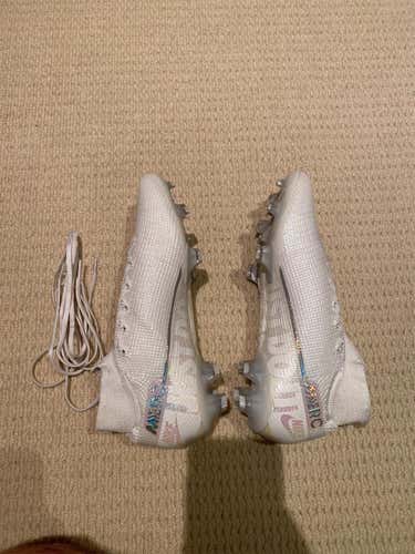 White Men's Size 9.0 (Women's 10) Nike Mercurial Superfly 7 Elite FG Cleats