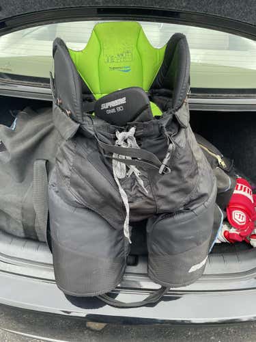 Black Senior Medium Bauer Supreme One80 Hockey Pants