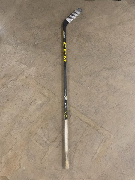 Senior Right Handed Ultra Tacks Mid Pattern Pro Stock Hockey Stick