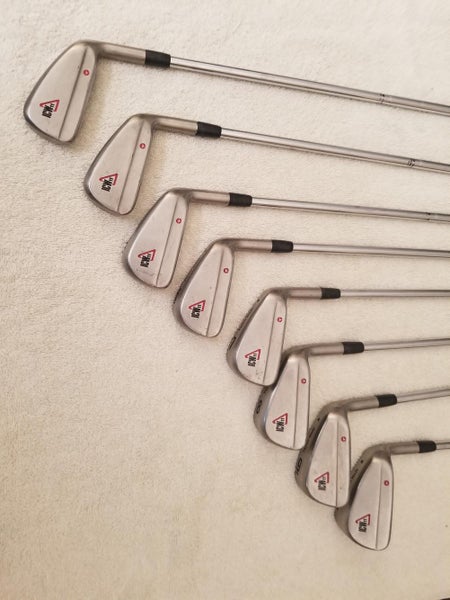 Used Men's TaylorMade Right Handed R11 Iron Set Regular Flex Steel Shaft