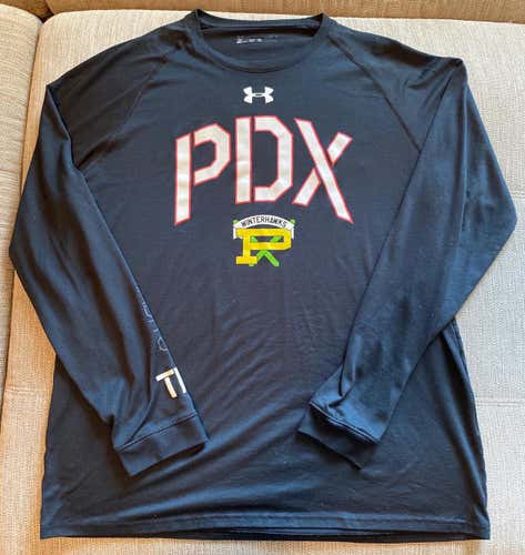 Used Large Under Armour Portland Winterhawks Long Sleeve Workout Shirt