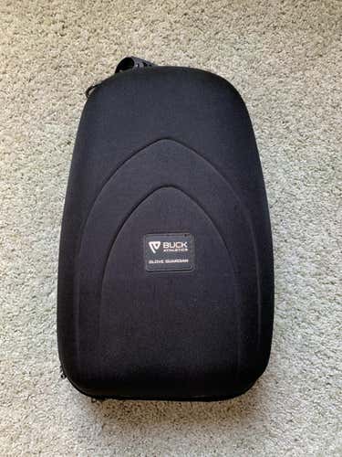 Buck Athletics Glove Guardian