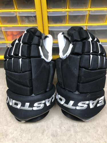 13” Easton mako m3 hockey gloves