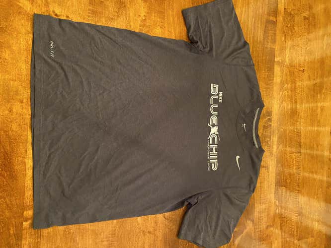 Gray Used Men's Nike Blue Chip Adult Medium Shirt