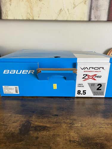 New Senior Bauer Vapor 2X Pro Hockey Skates Size 8.5 FIT 2