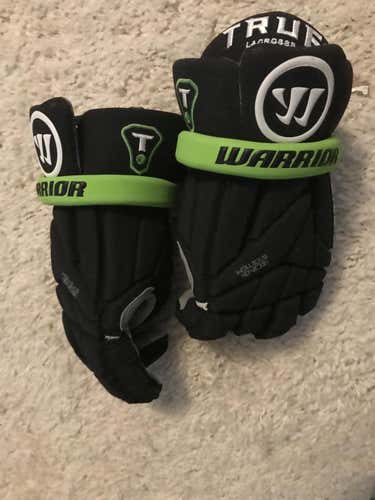 Medium Warrior Evo Gloves True lacrosse