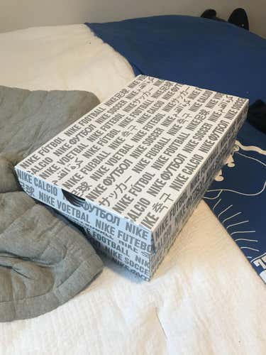 Nike Magista Obra II FG - World Cup Pack (Men’s Size 9.5, Women's 10.5)