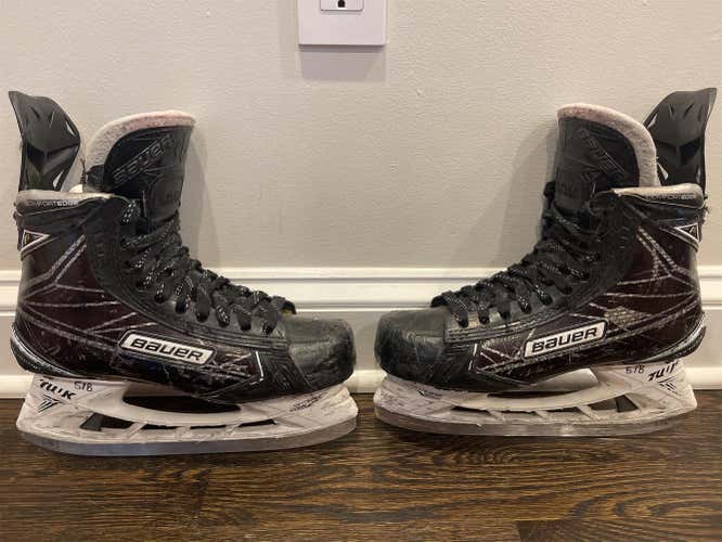 Senior Bauer Supreme 1S Regular Width Size 7 Hockey Skates