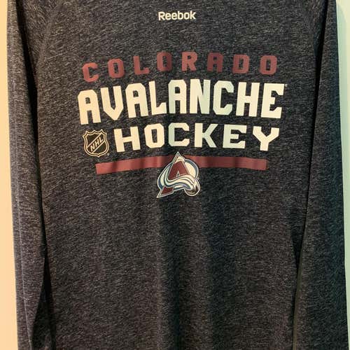 Colorado Avalanche Shirt/Hoodie Bundle