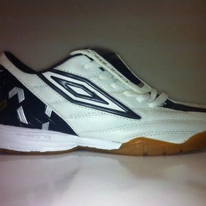 White New Unisex Indoor Size 5.0 (Women's 6.0) Umbro Cleats