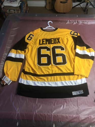 MARIO LEMIEUX- PITTSBURG PENGUINS JERSEY