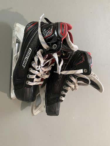 Used Bauer Regular Width Size 5 vapor x900 Hockey Goalie Skates