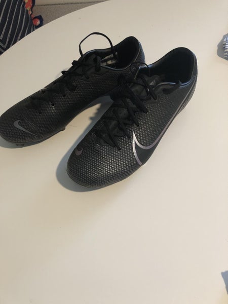 Black Unisex Molded Cleats Nike Mercurial victory Cleats