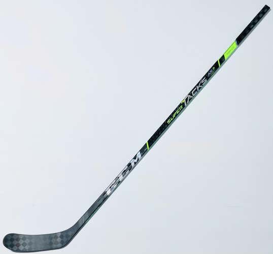 New CCM Trigger 5 Pro Hockey Stick (AS3 Pro Dress)-RH-P28M-80 Flex-Stick' Em W/ Bubble Grip