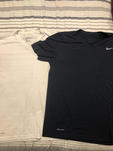 Men’s Medium Nike V-neck Shirts (2)