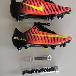 Used Size 7.0 (Women's 8.0) Nike Cleats