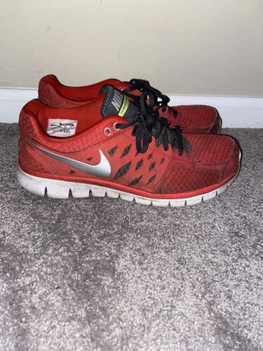 Used Adult Size 10 (Women's 11) Nike Shoes