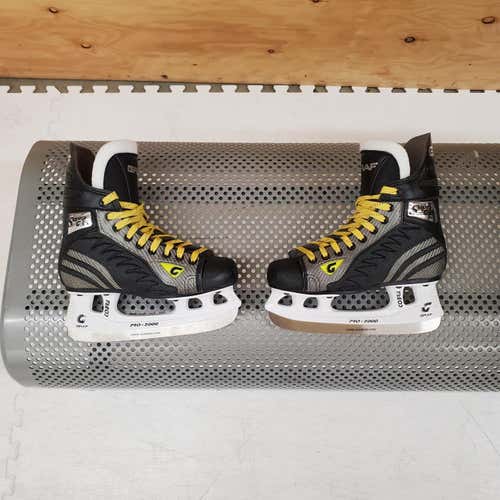 New Junior Graf Supra G35 Hockey Skates Regular Width Size 4.5