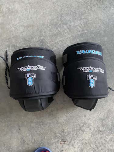 New Vaughn VE8 Pro Knee Gaurds
