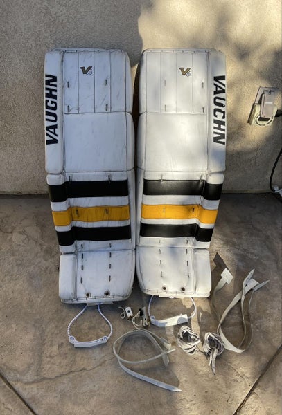 White Senior 35” Vaughn Velocity V6 2200 Pro Leg Pads