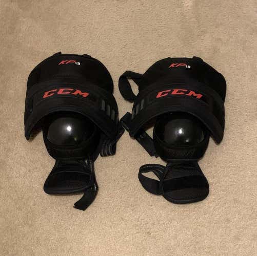 CCM KP1.9 Sr. goalie Knee Pads (USED)