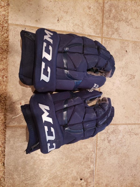 Blue Used Senior 2015 Washington Capitals Winter ClassicCCM HG12 Gloves 15" Pro Stock