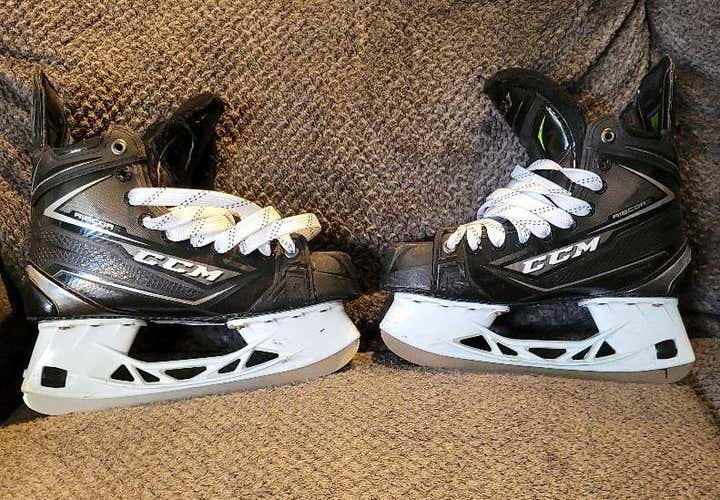 Used Junior CCM Ribcor 80K Hockey Skates Extra Wide Width Size 5.5