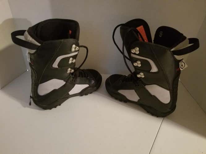 Used Size 4.0 (Women's 5.0) Other Millenium 3 Militia Snowboard Boots