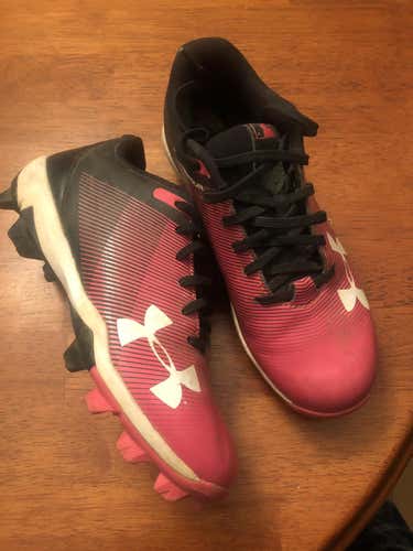 Girl’s Under Armour Softball Cleats