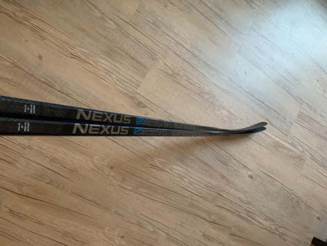 Senior Right Handed Mid Pattern Pro Stock Nexus 2N Pro Hockey Stick