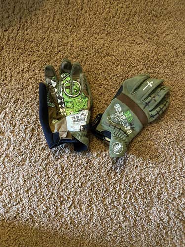 Green Men's Medium/Large Grenade Park Gloves