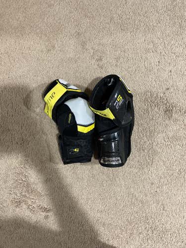 Used Medium Bauer  Supreme 2S Pro Elbow Pads
