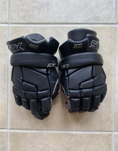 STX Stallion 300 Gloves